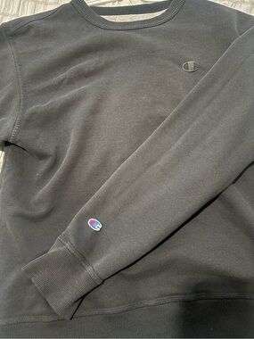 Champion Black Crewneck -LIMITED TIME